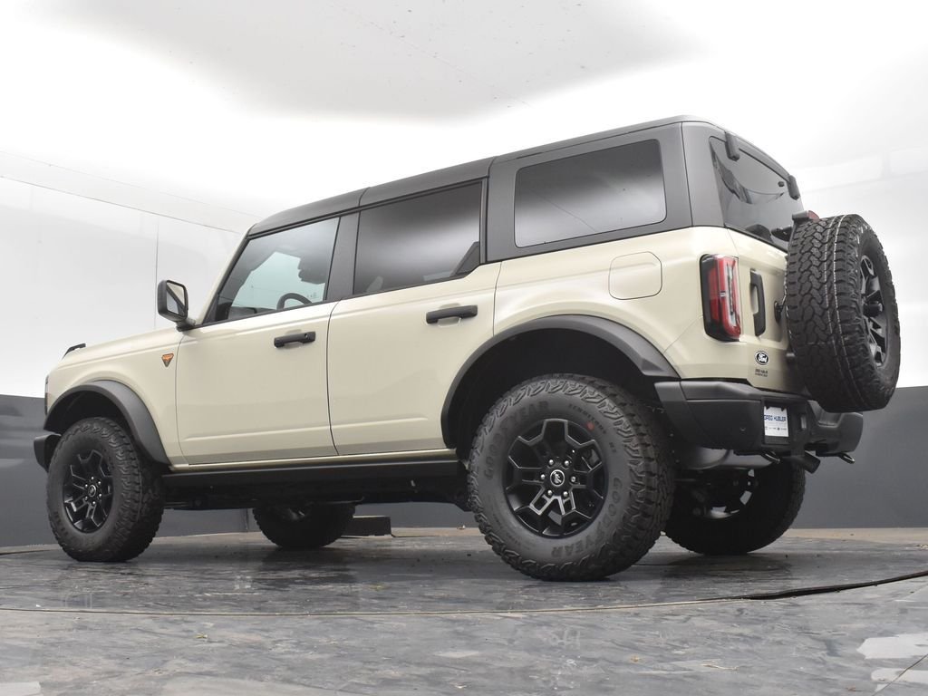 New 2026 Desert Sand Ford Badlands® image 27