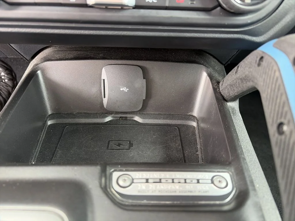 Used 2021 Blue Ford Wildtrak image 24