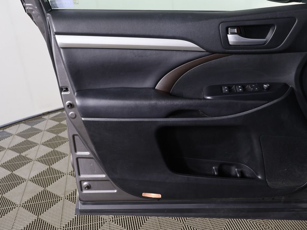 2017 Toyota Highlander XLE - Photo 22