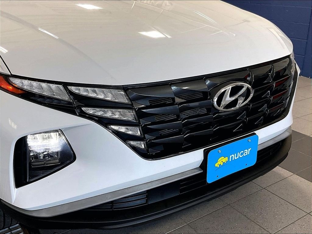 Used 2023 White Hyundai SE image 31