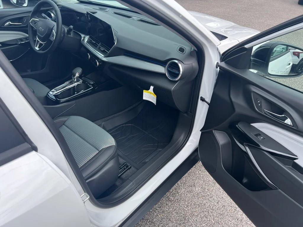 New 2026 Summit White Chevrolet LT image 22