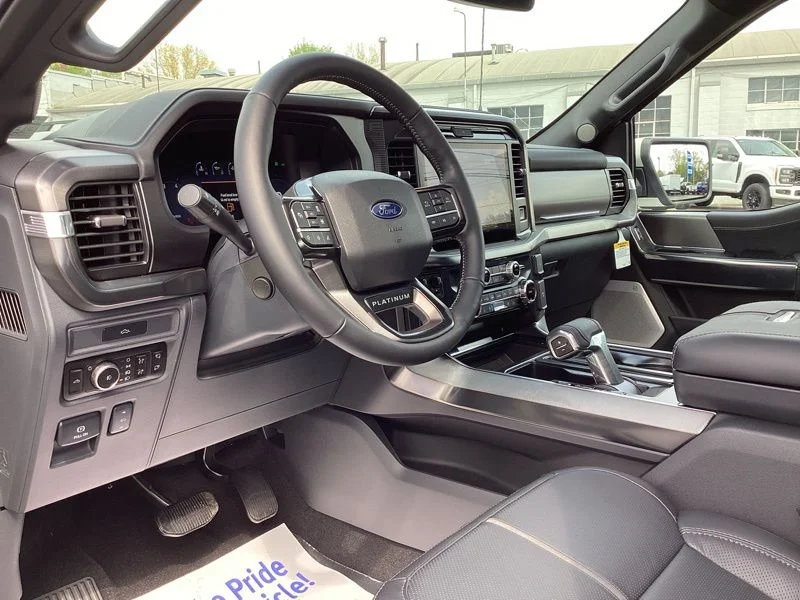 New 2026 Star White Metallic Tri-Coat Ford Platinum® image 29