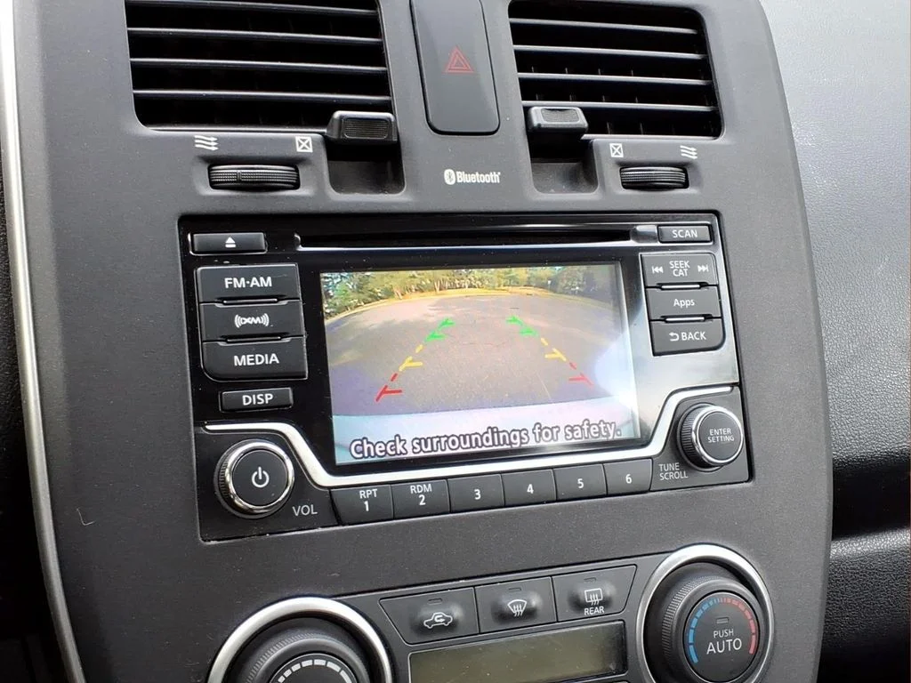 Used 2016 Silver Nissan S image 5