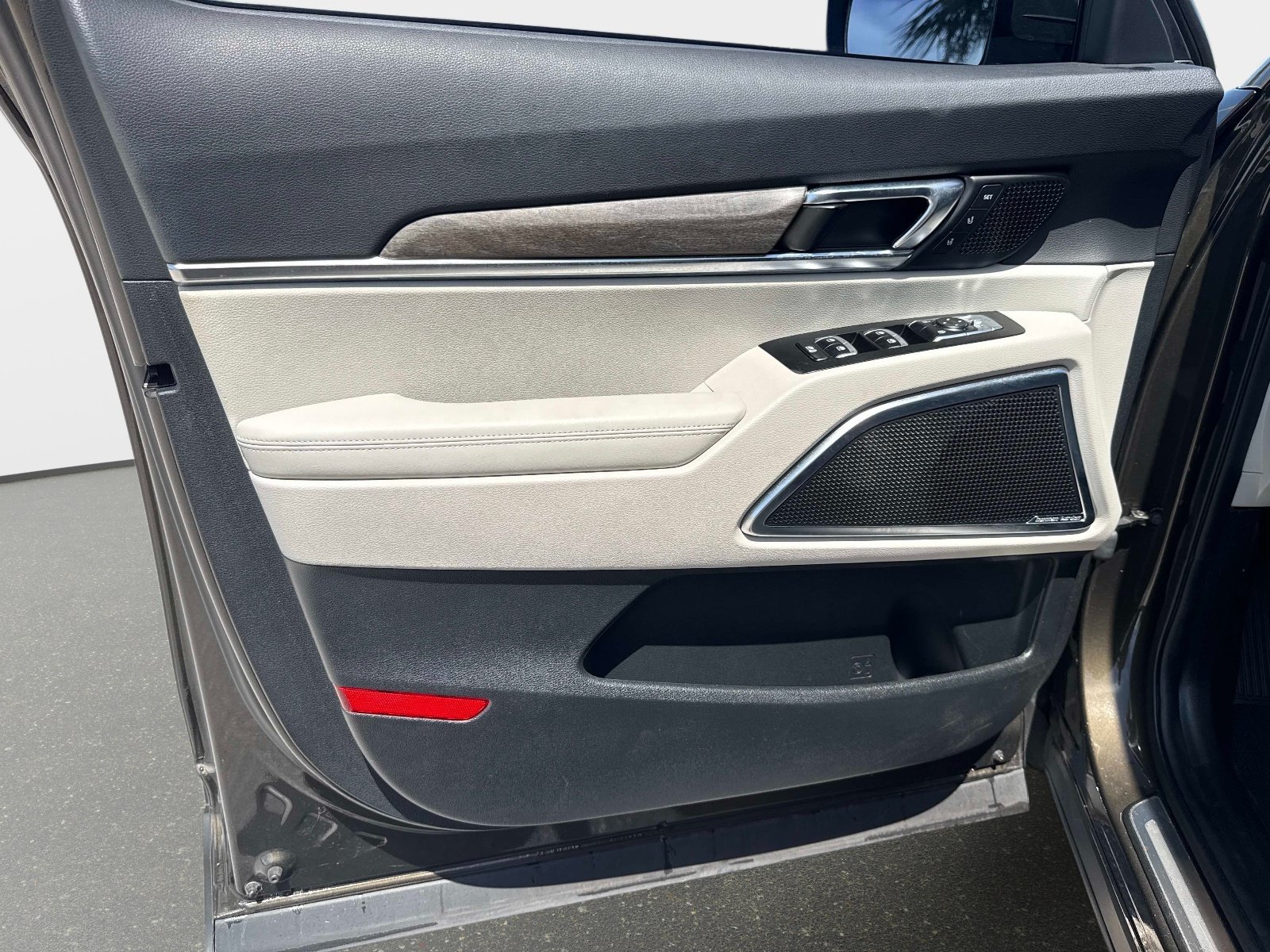 Used 2020 Dark Moss Kia SX image 16