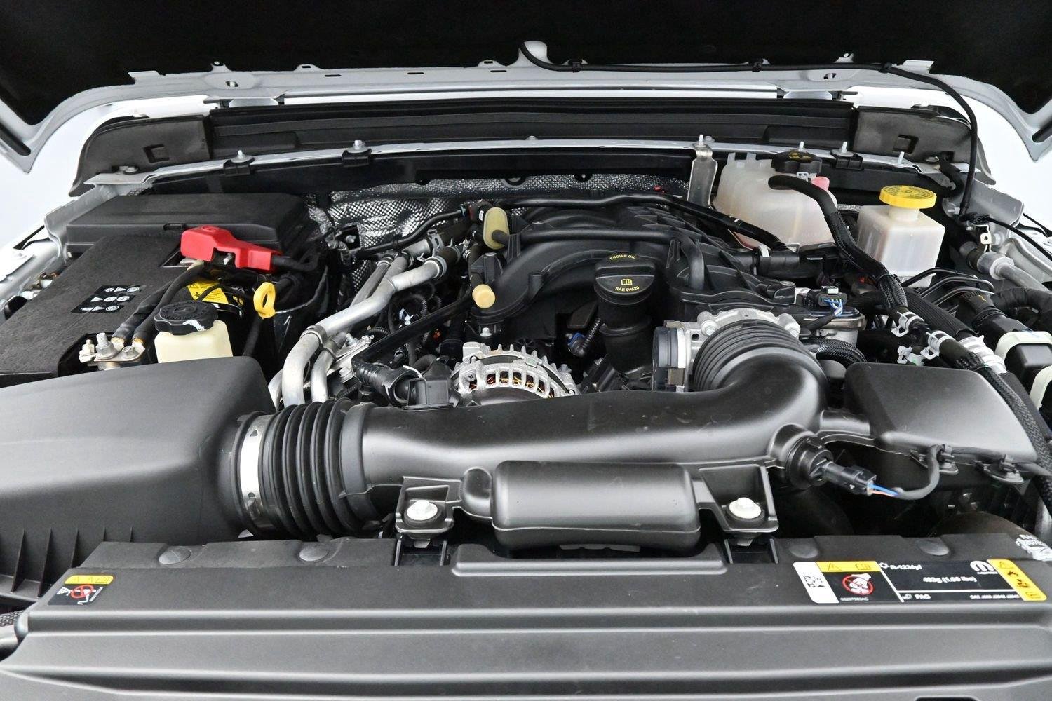 Used 2025 White Jeep Nighthawk image 33