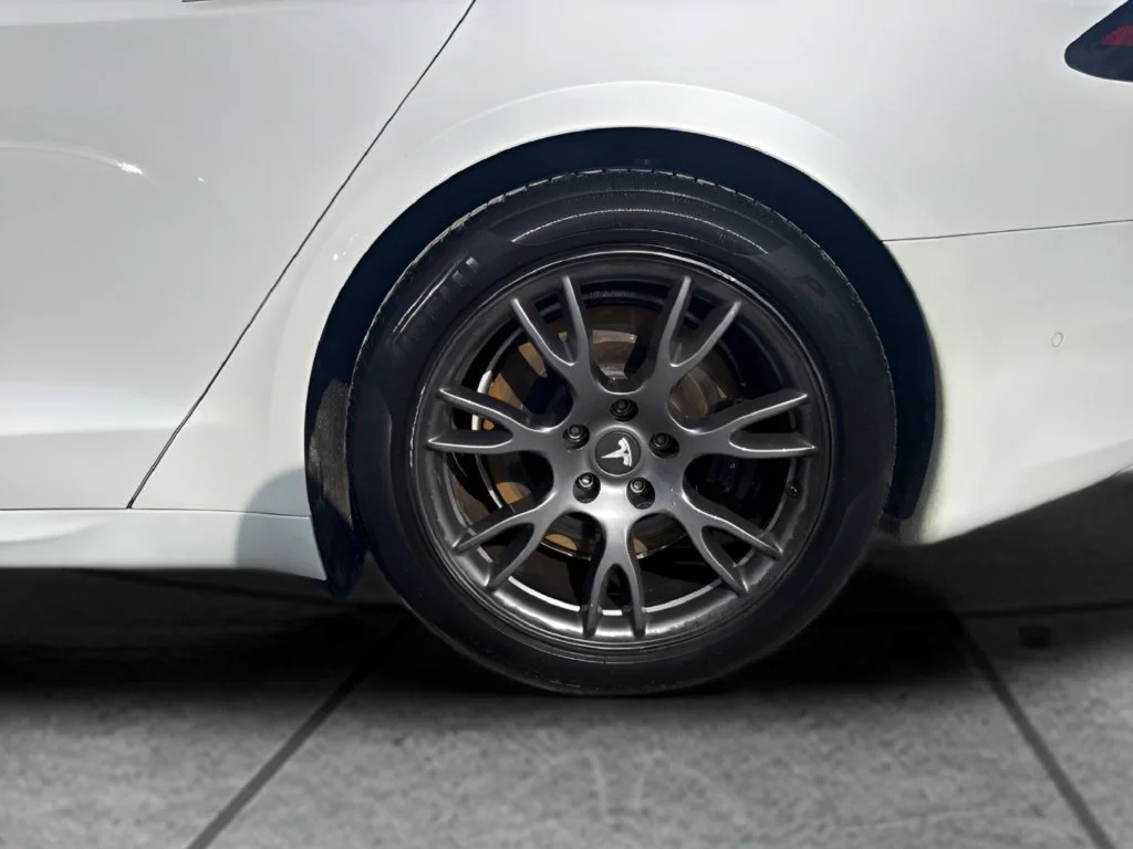 Used 2023 White Tesla Base image 26