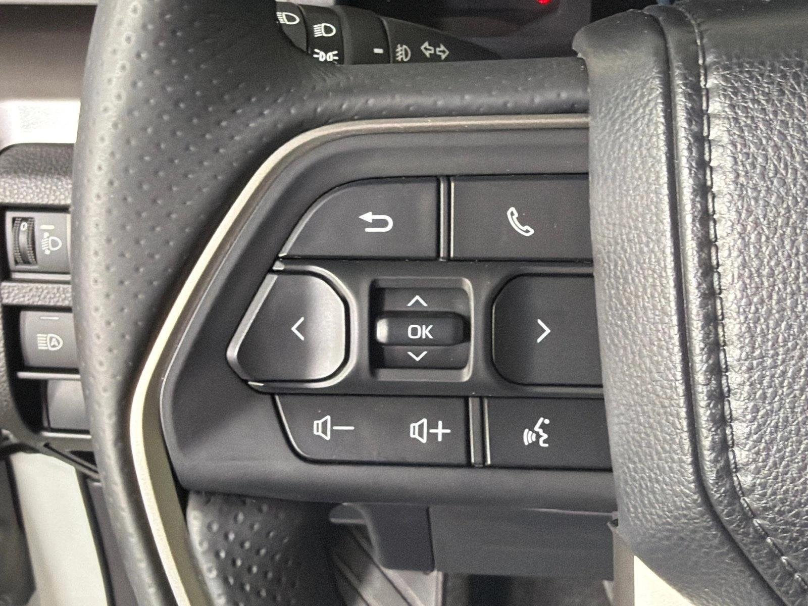 Used 2025 Ice Cap Toyota SR5 image 24