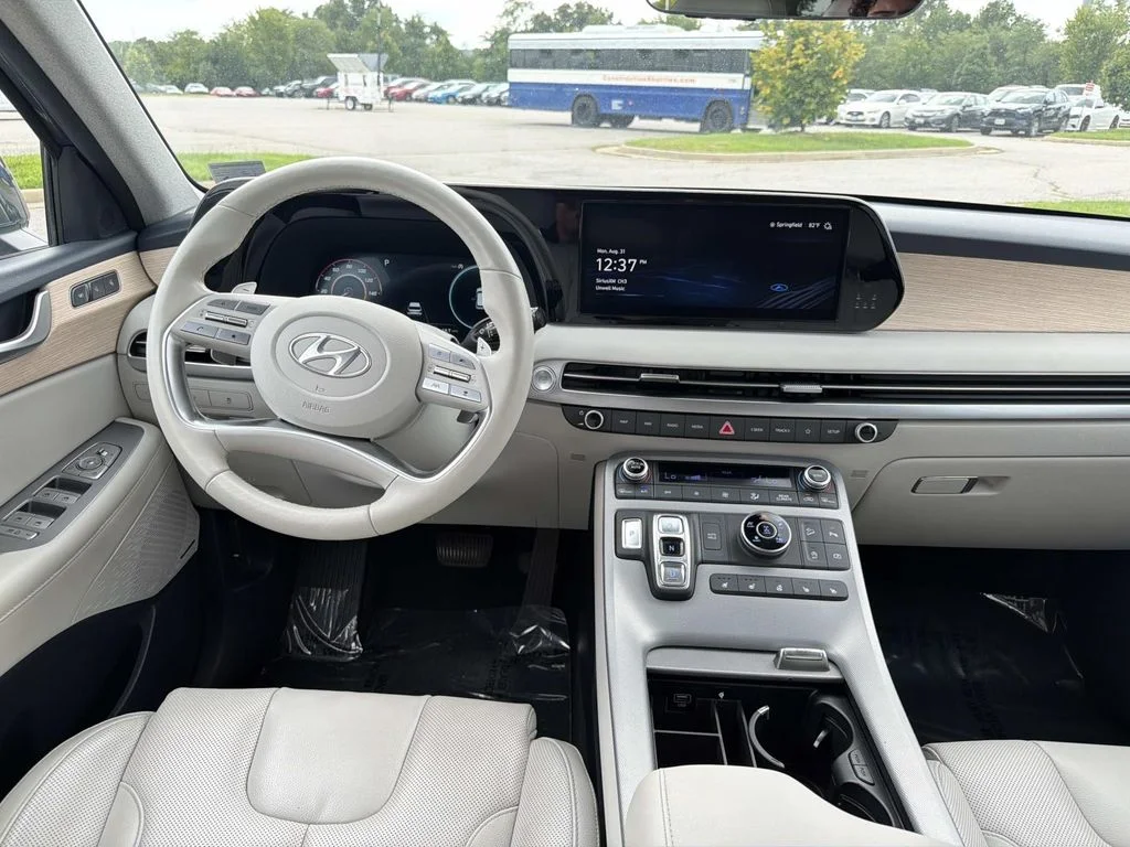 Used 2023 Gray Hyundai Limited image 2