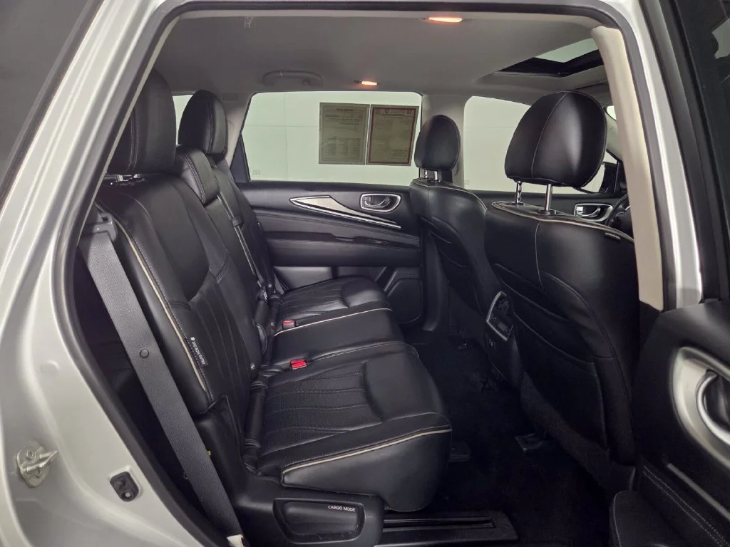 Used 2019 Liquid Platinum INFINITI LUXE image 28