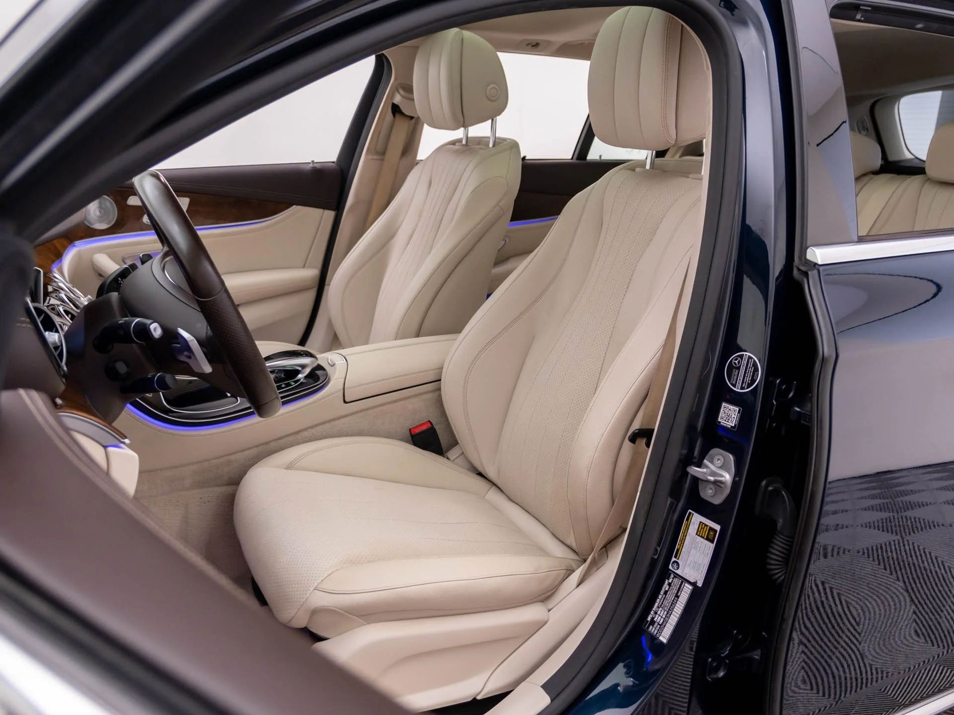 Used 2017 Black Mercedes-Benz E 400 image 15