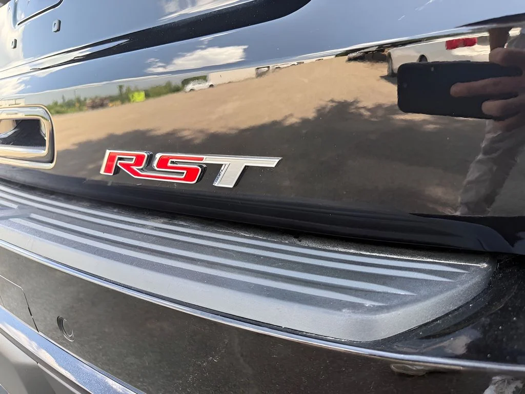 Used 2025  Chevrolet RST image 38
