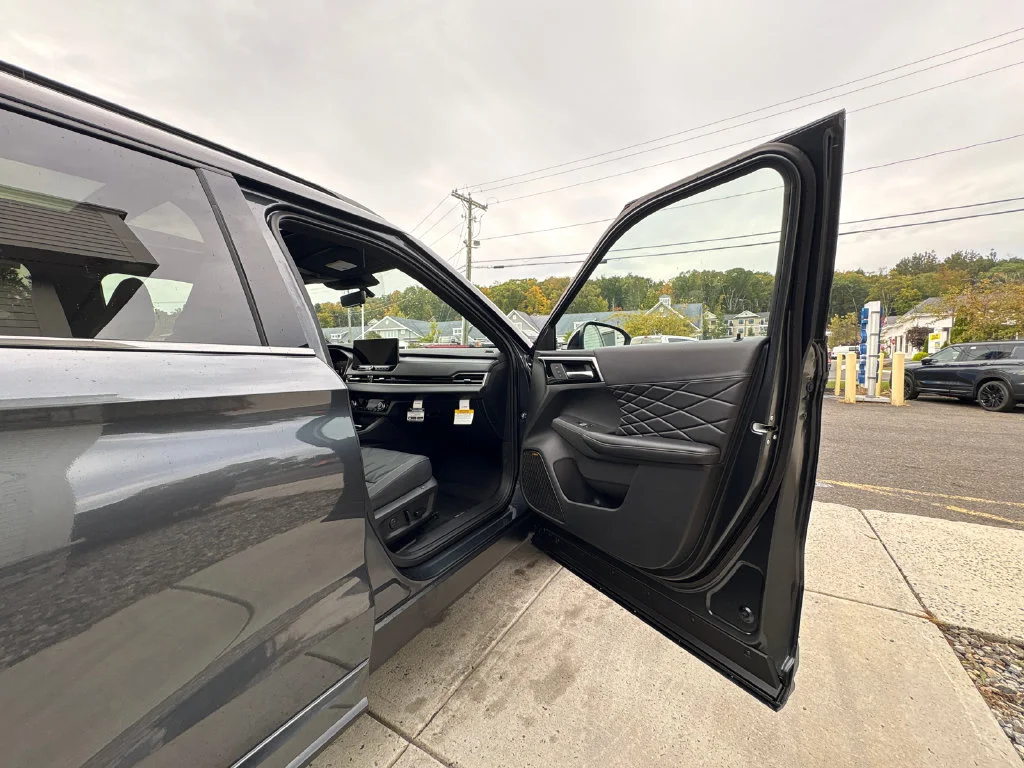 New 2026 Gray Mitsubishi SEL image 47