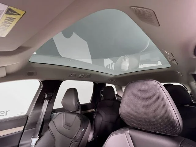 2025 Volvo EX90 Ultra - Photo 14