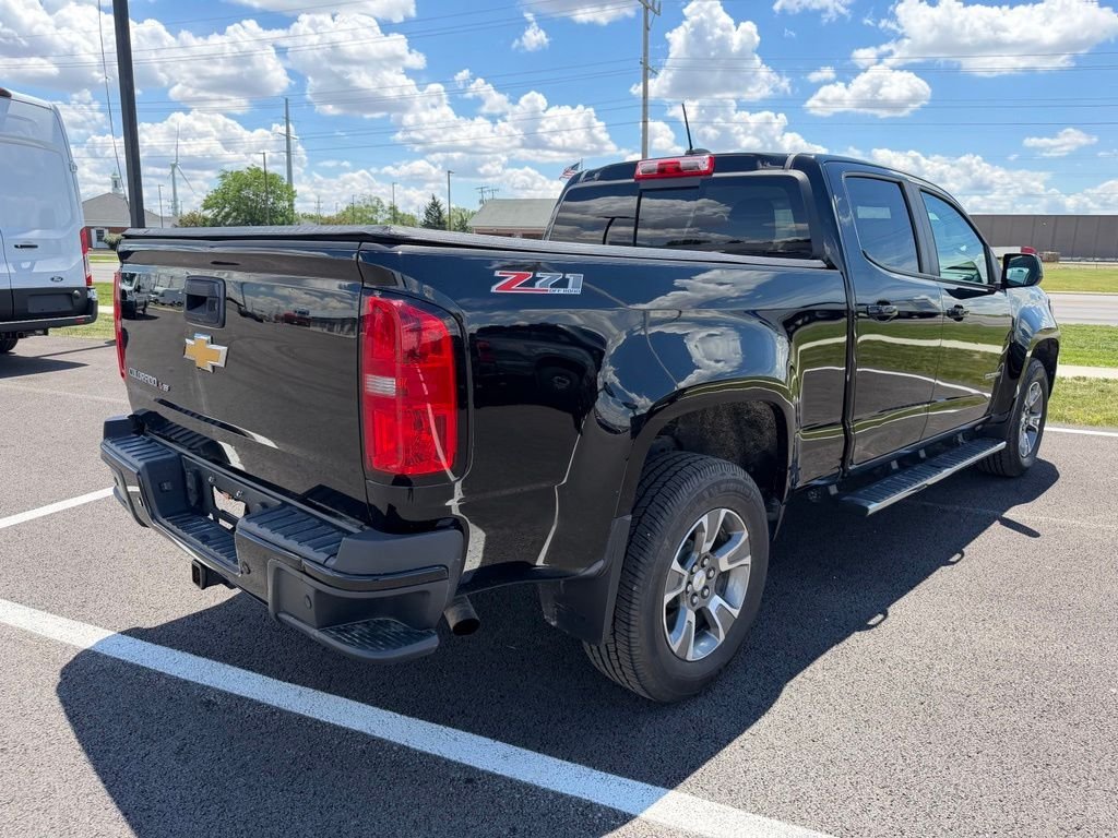 Used 2019 Black Chevrolet Z71 image 5