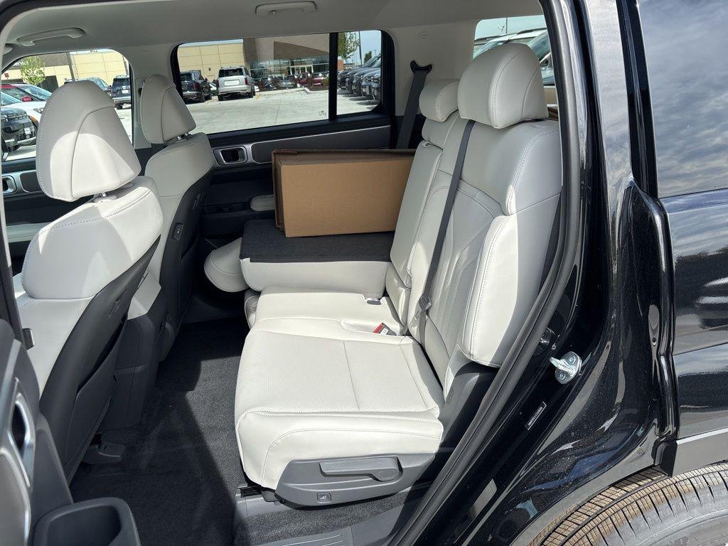New 2026 Phantom Black Hyundai SEL AWD image 34