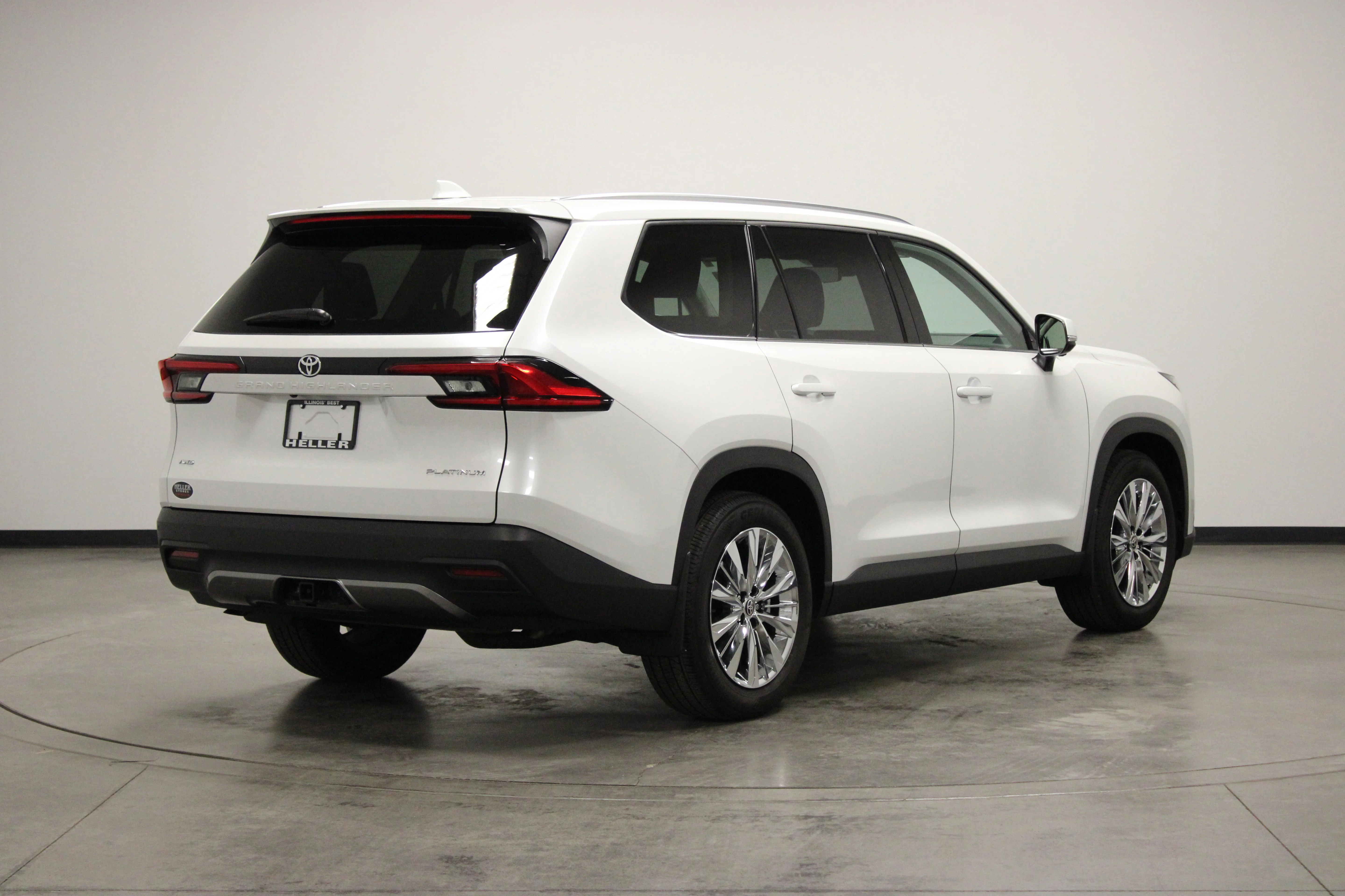 Used 2024 Pearl Toyota Platinum image 8