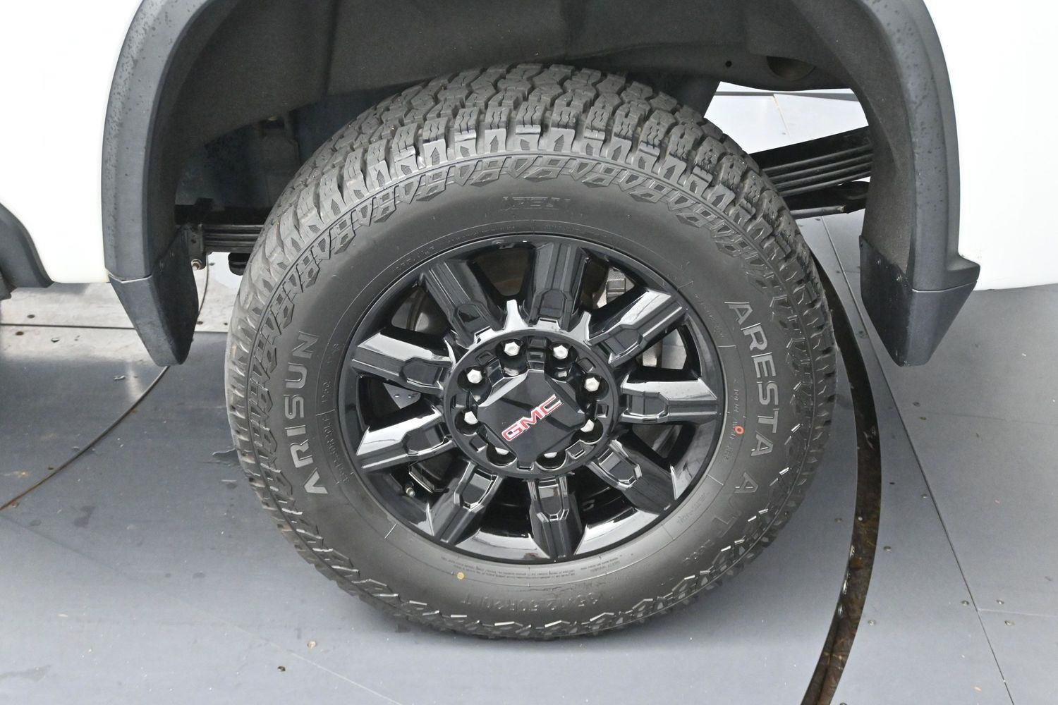 Used 2024 Summit White Chevrolet LTZ image 29