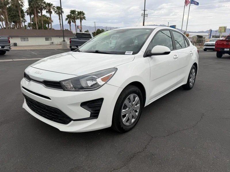 Used 2022 Clear White Kia LX image 7
