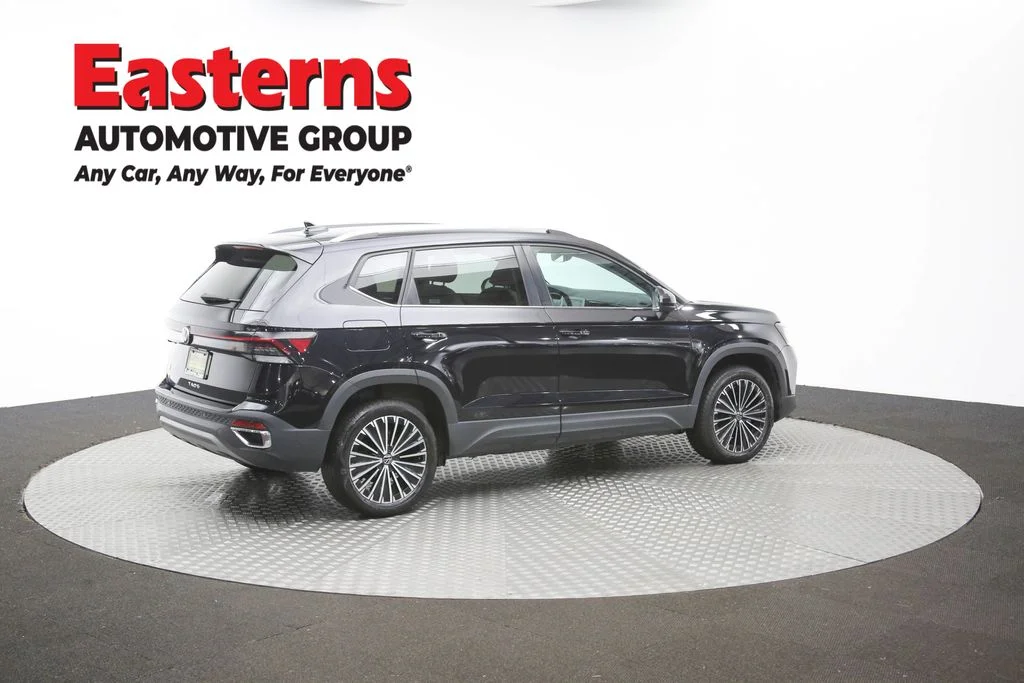 Used 2025 Black Volkswagen 1.5T SE image 37