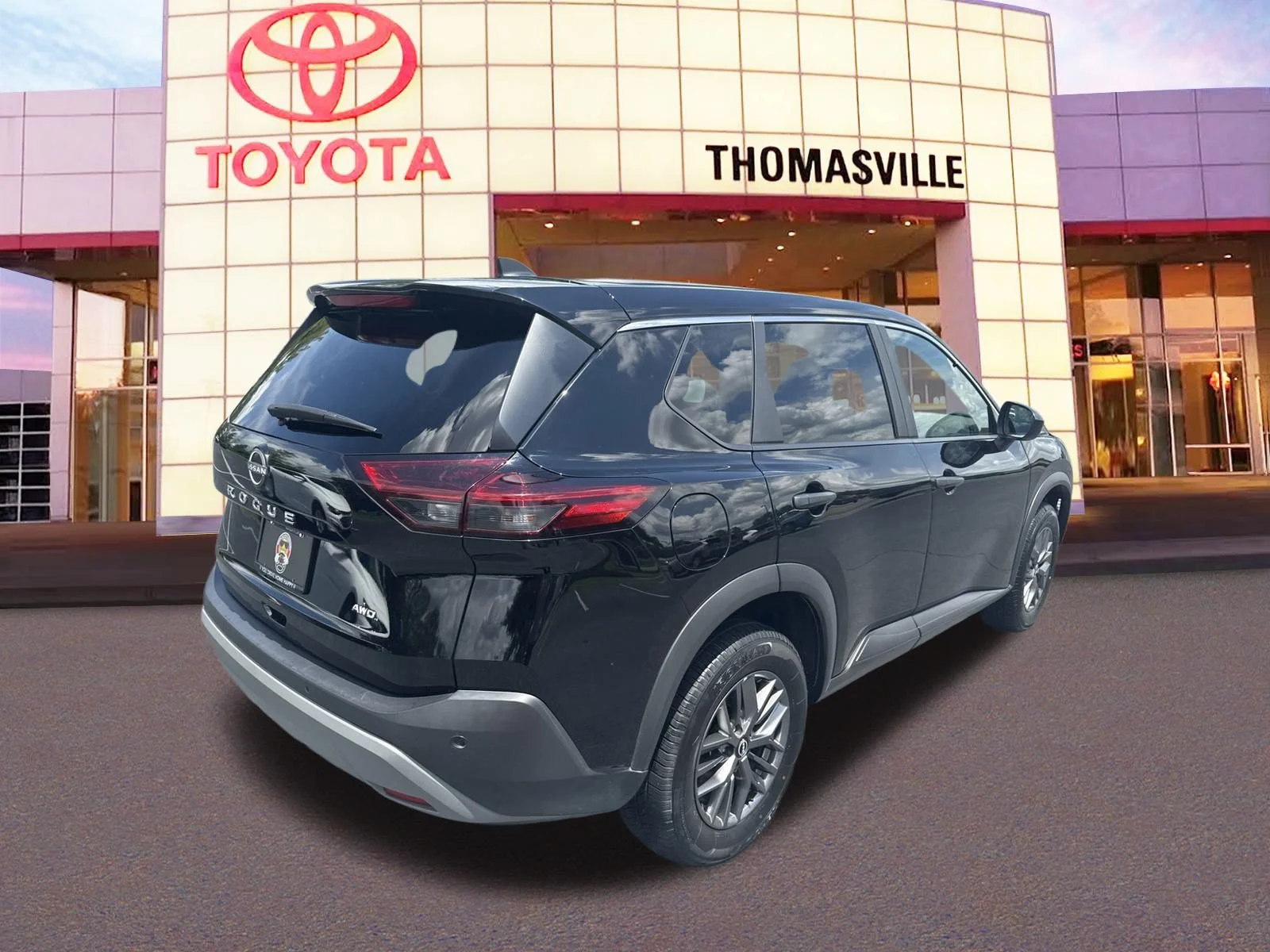 Used 2023 Super Black Nissan  image 5