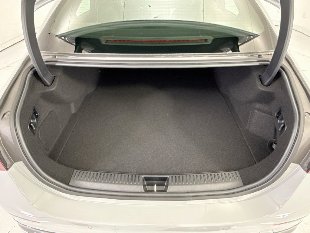 New 2027 MANUFAKTUR Alpine Grey Mercedes-Benz E 53 AMG® image 27