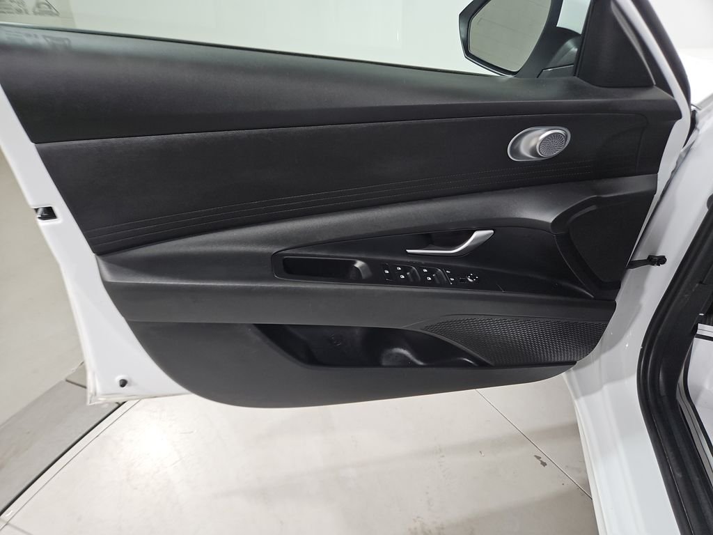 Certified Used 2025 White Hyundai Blue image 12