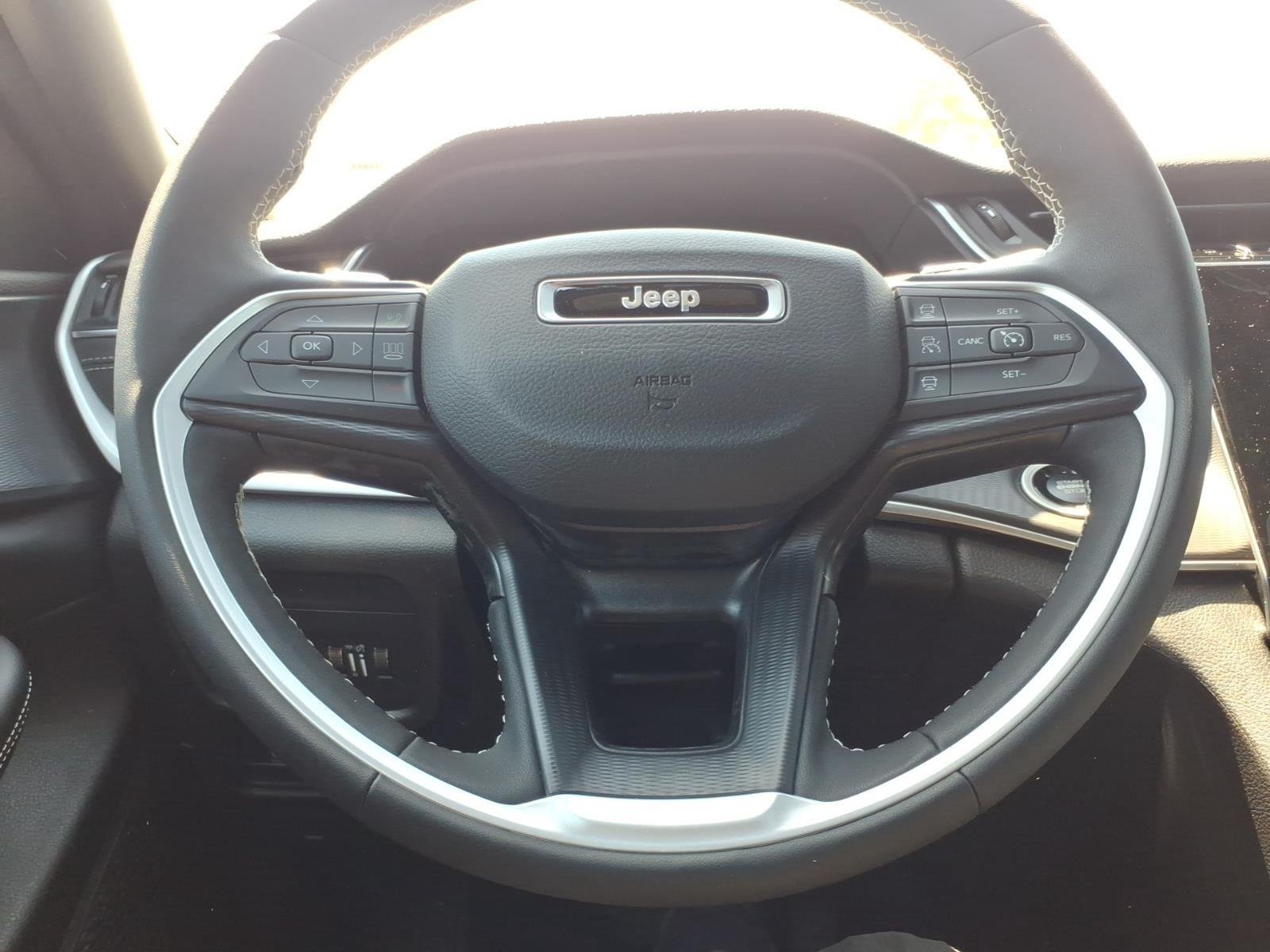 Used 2026 Bright White Clearcoat Jeep Laredo X image 25