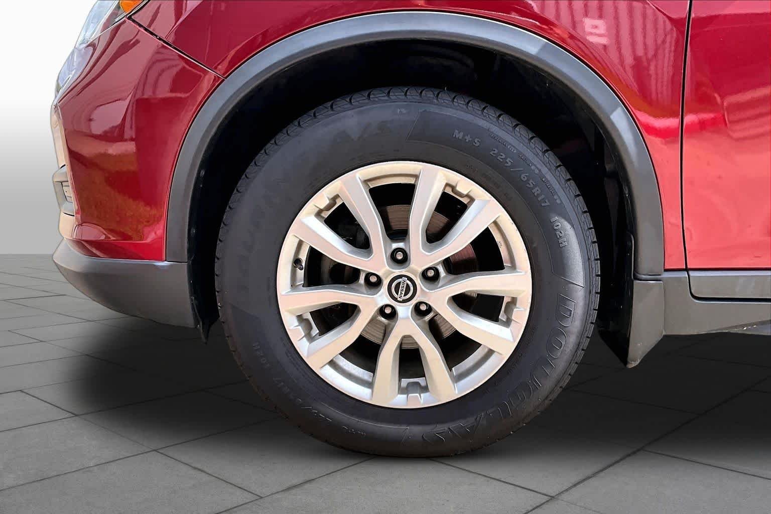 Used 2019 Scarlet Ember Tintcoat Nissan SV image 10