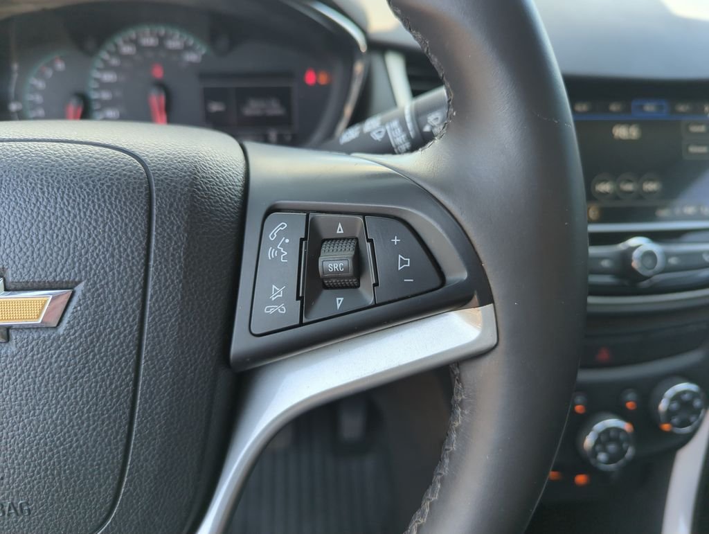 Used 2018 Red Chevrolet LT image 23
