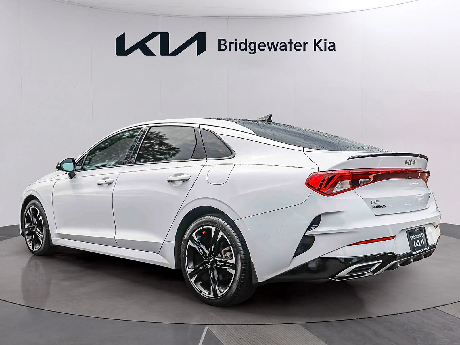 Certified Used 2024 Glacial White Pearl Kia GT-Line image 4