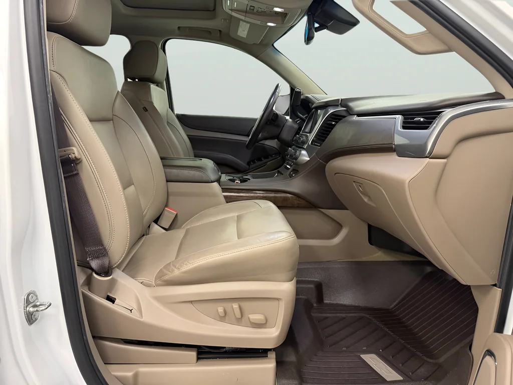 Used 2018 White Chevrolet LT image 34