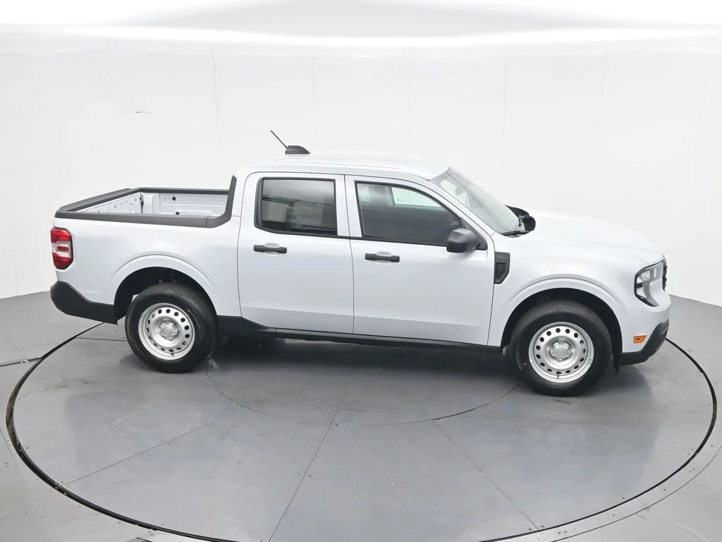 New 2026 Space White Metallic Ford XL image 31