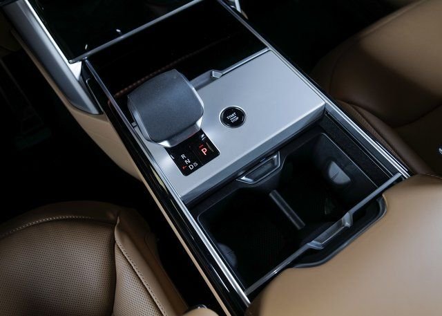 New 2026 Santorini Black Land Rover SE image 13