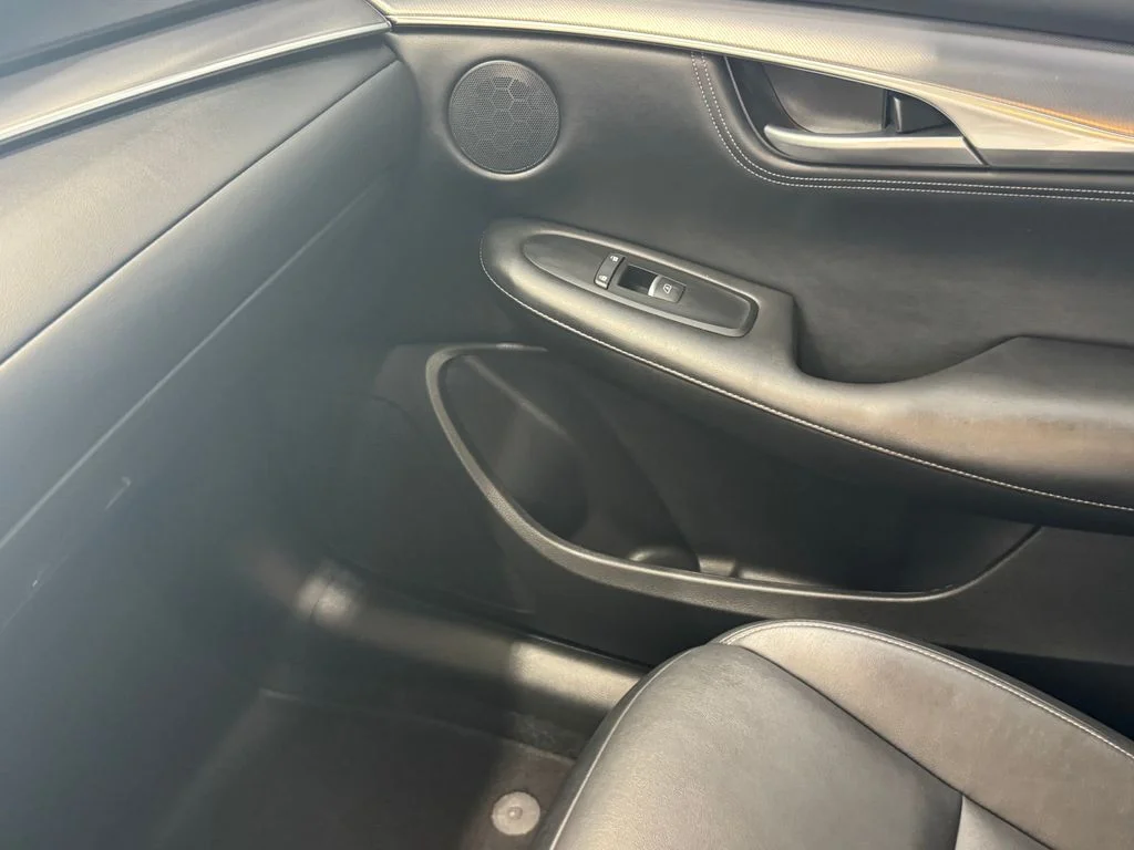 Certified Used 2022 Black INFINITI LUXE image 37