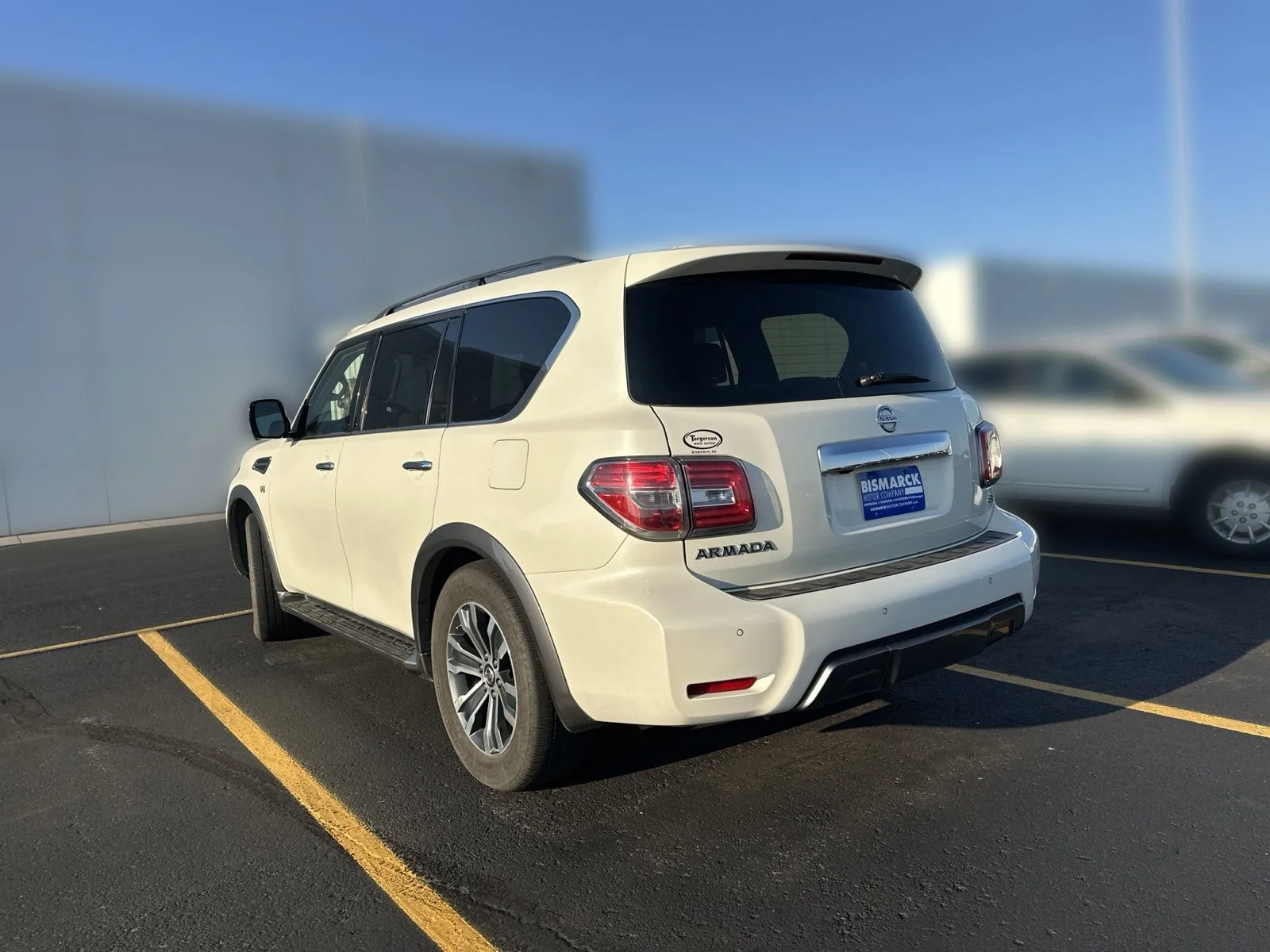 Used 2019 White Nissan SL image 4
