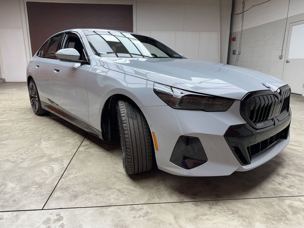 New 2027 Gray BMW 530i xDrive image 7