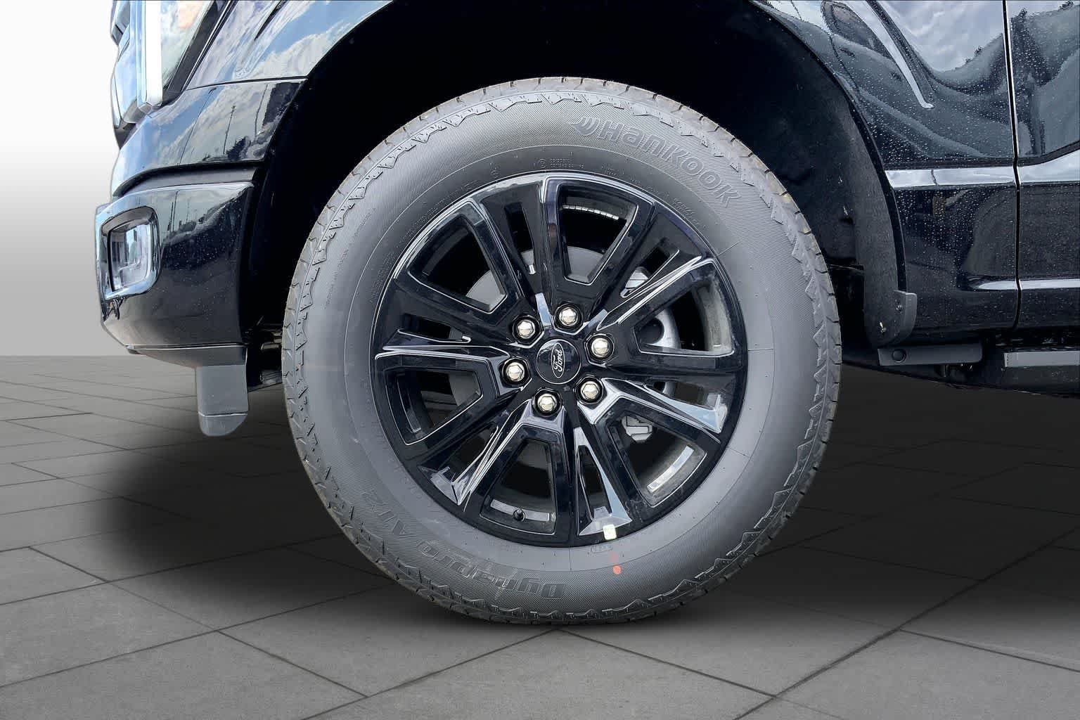 New 2026 Agate Black Metallic Ford Platinum® image 8