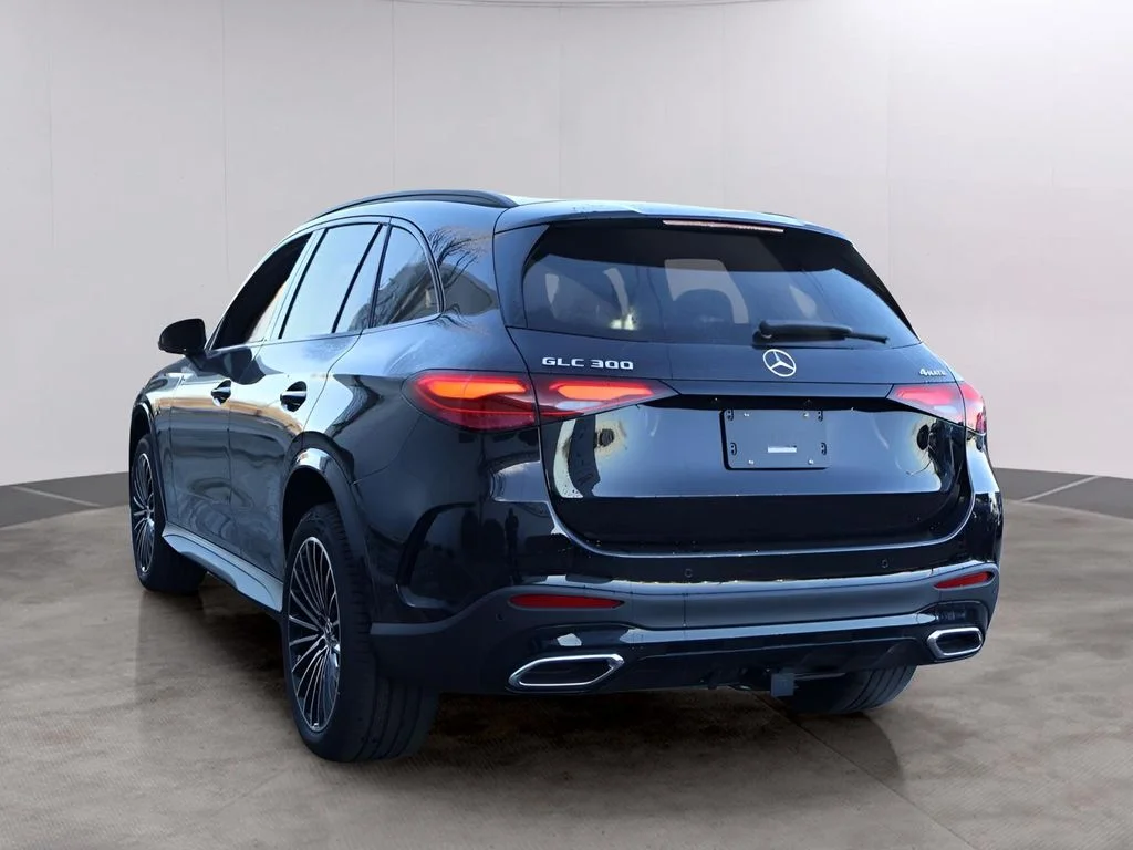 Used 2026 Black Mercedes-Benz GLC 300 image 4