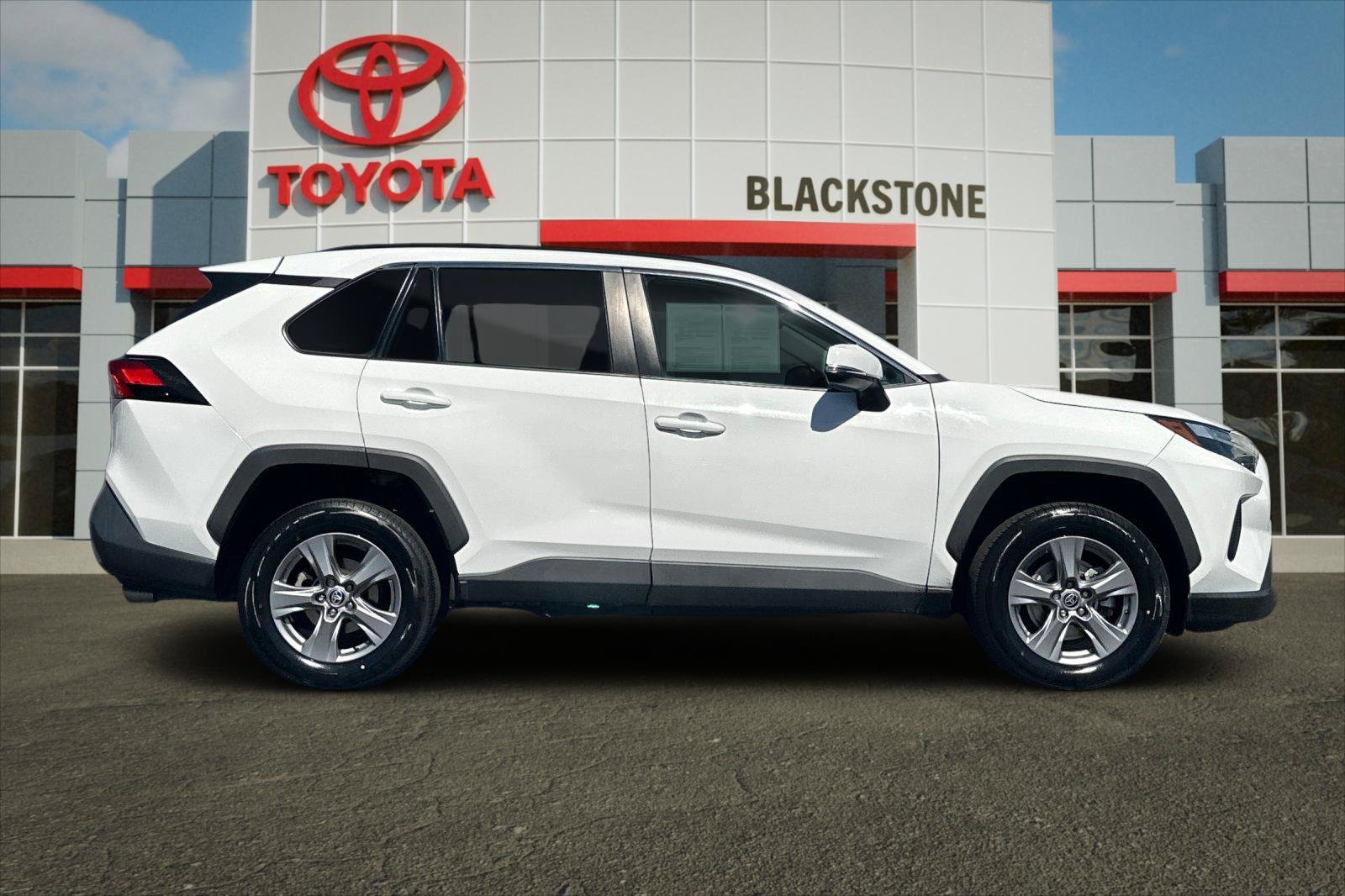 Used 2022 White Toyota XLE image 2