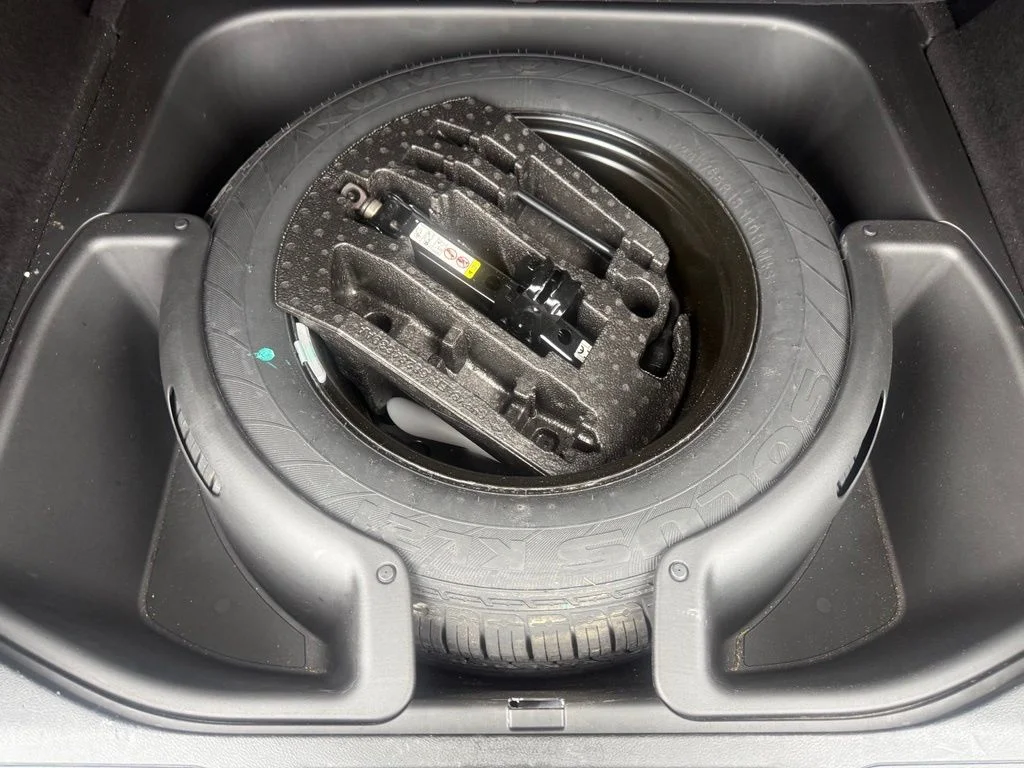 Used 2017 Silver Jeep Laredo image 40