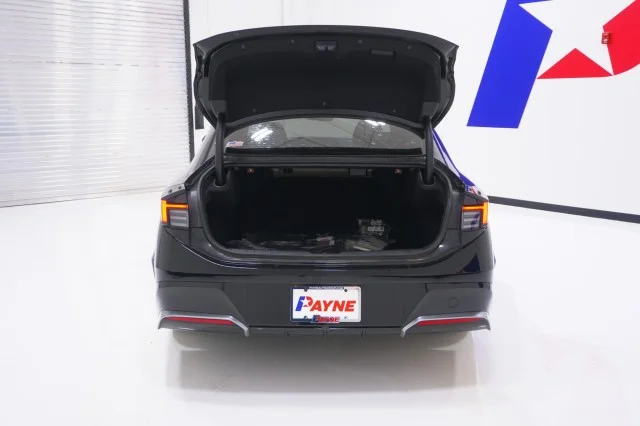 Used 2024  Hyundai SEL image 8