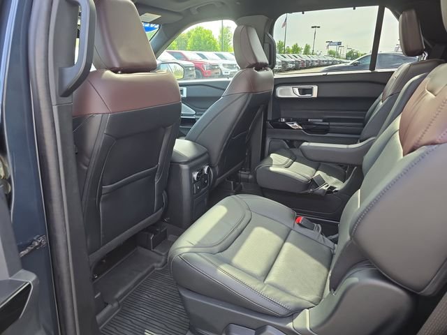 Certified Used 2023 Blue Metallic Ford Platinum image 28