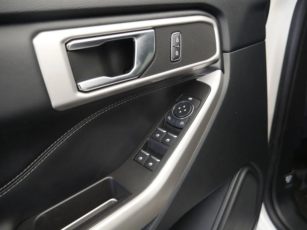 Used 2021 White Metallic Ford XLT image 16
