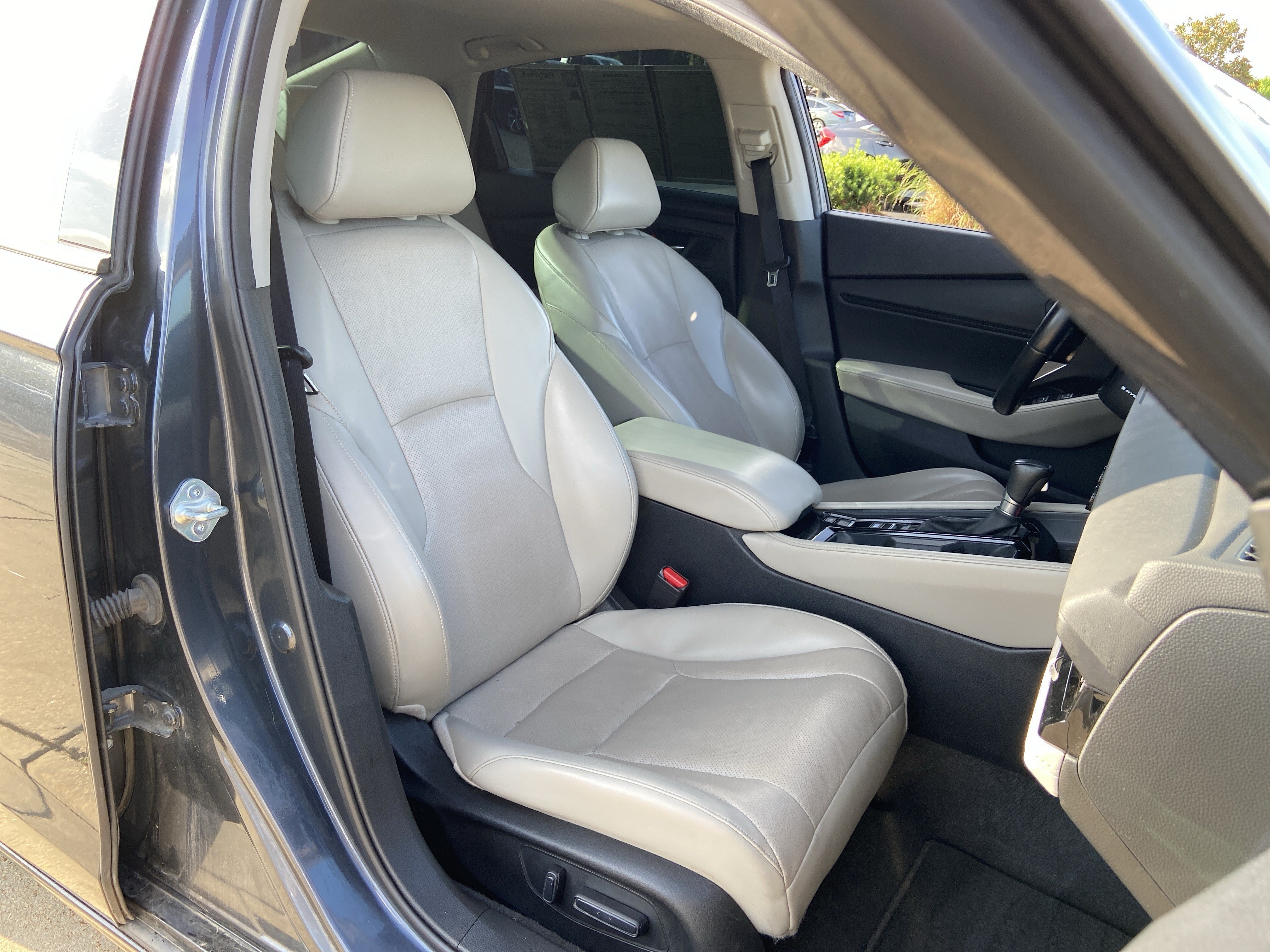 Used 2023 Meteorite Gray Metallic Honda Touring image 30