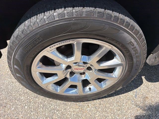 Used 2015 White Diamond Tricoat GMC Denali image 10