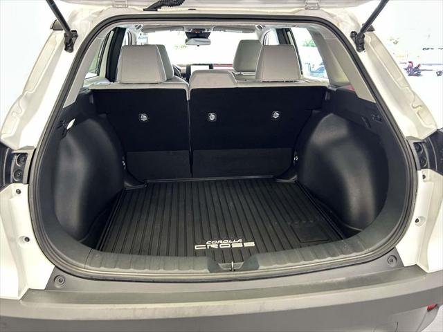 Certified Used 2026 WIND CHILL PEARL* Toyota  image 11