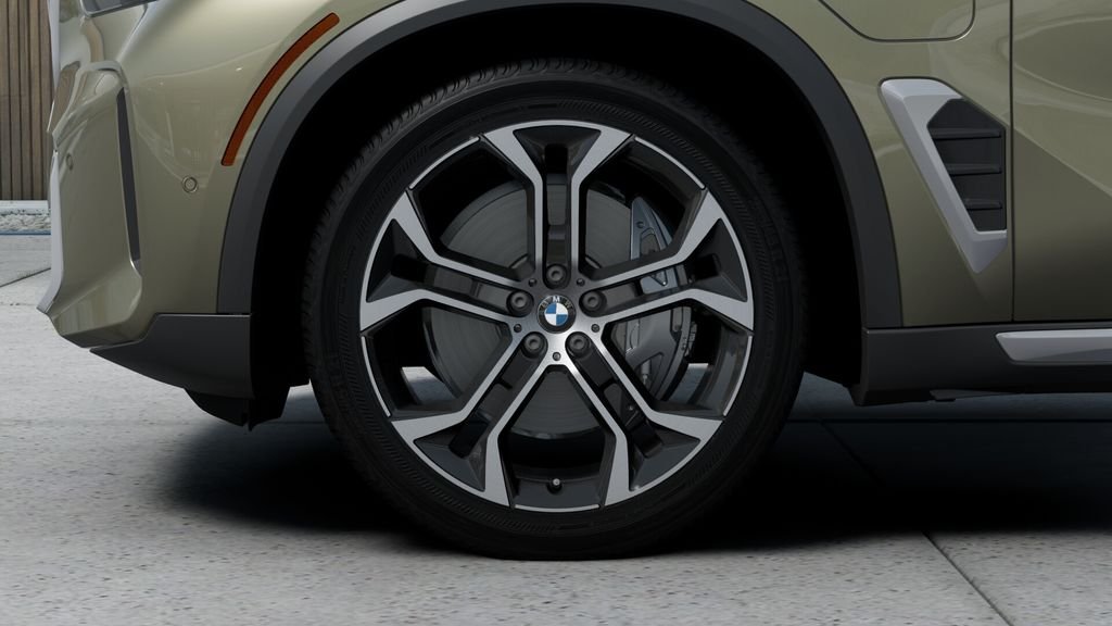 New 2026 Manhattan Green Metallic BMW xDrive50e image 30