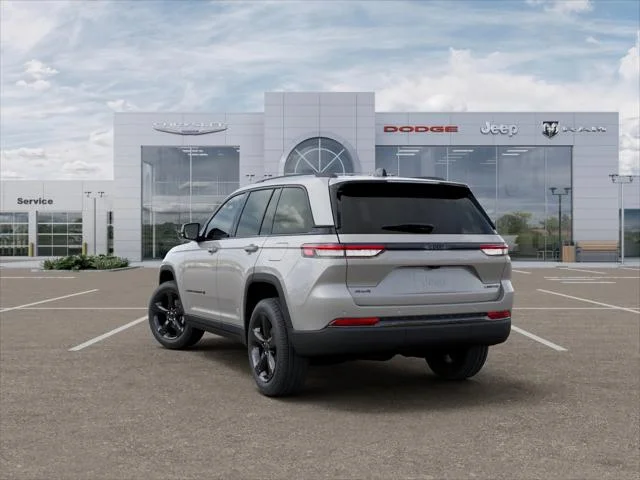 New 2025 Silver Zynith Exterior Paint Jeep Limited image 30