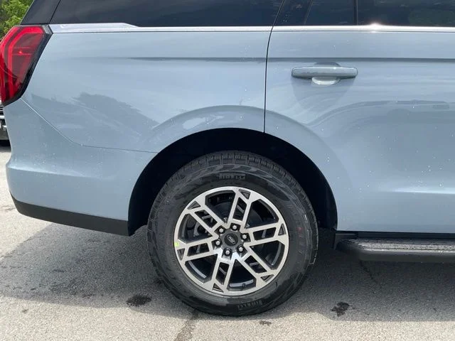 New 2026 Glacier Gray Metallic Tri-Coat Ford Active image 22