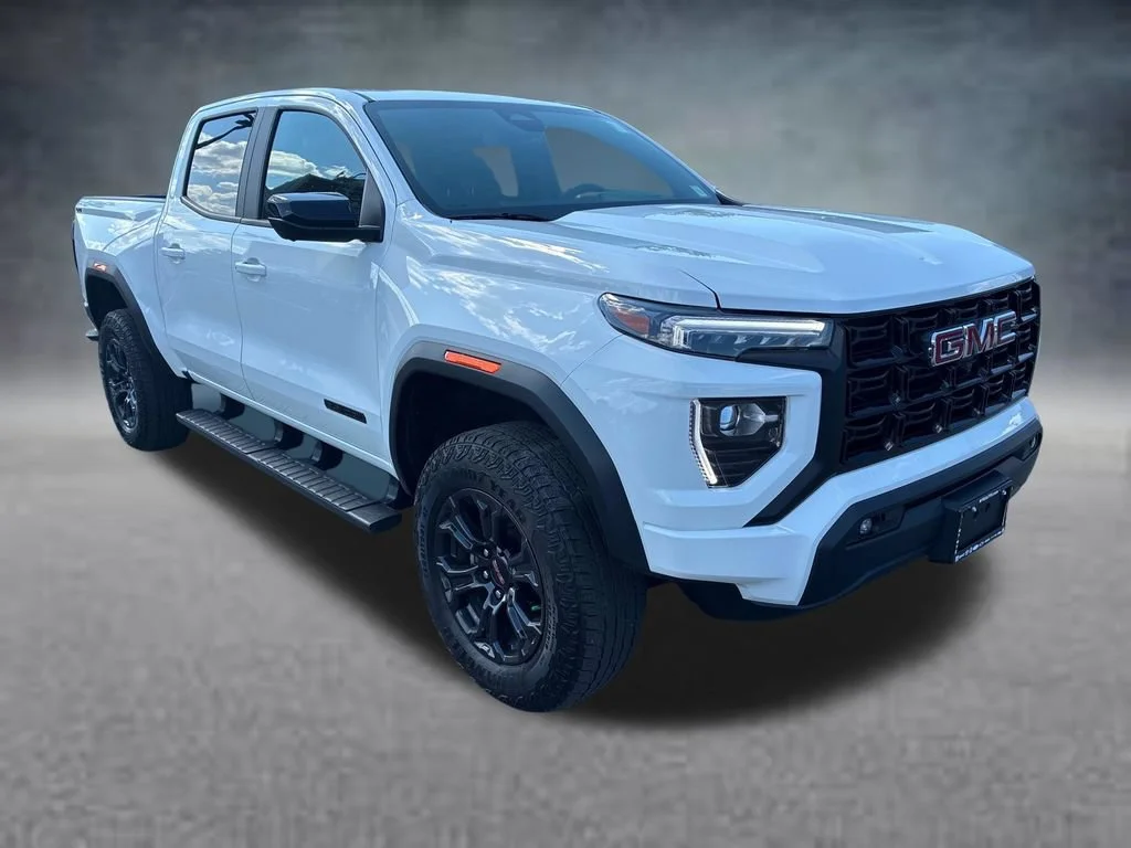 Used 2024 Summit White GMC Elevation image 3